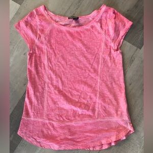 DKNY Distressed Burnout Tee Size M